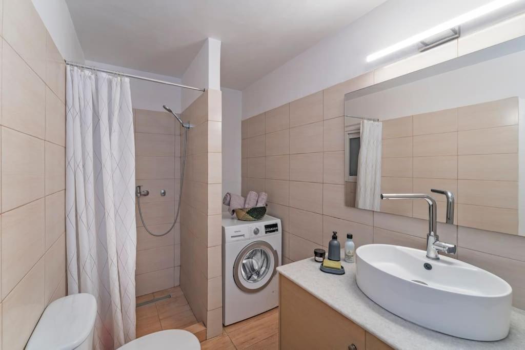 'Core' Modern Living Apartment, Rhodes Center Rhodes City Екстериор снимка